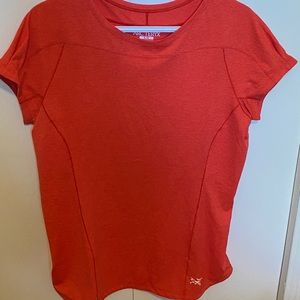 Ladies Arc’teryx’s hiking shirt